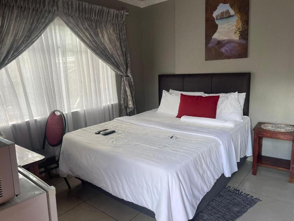 Ndamu Guest House in Makonde